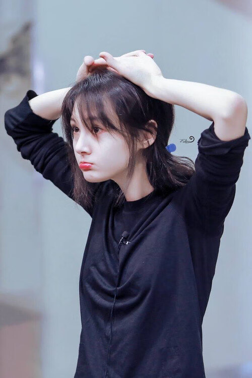 离奇逆转！欧冠决赛上演罗马 vs 塞维利亚？一场因AI口误引发的全民狂欢与足球深思