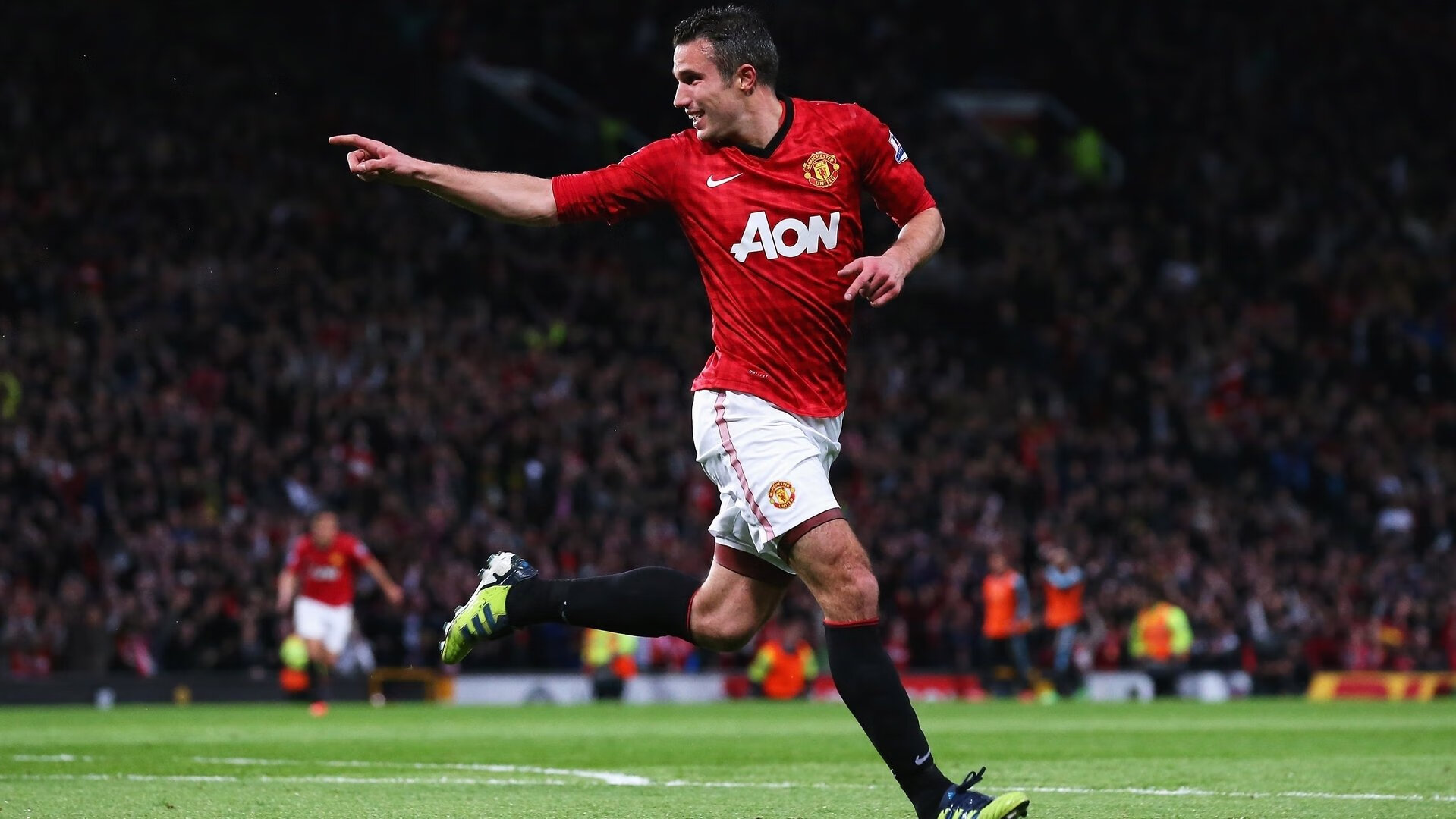 当足球场遇见篮球馆，雷恩压哨绝杀利物浦，哈兰德却在NBA总决赛接管比赛