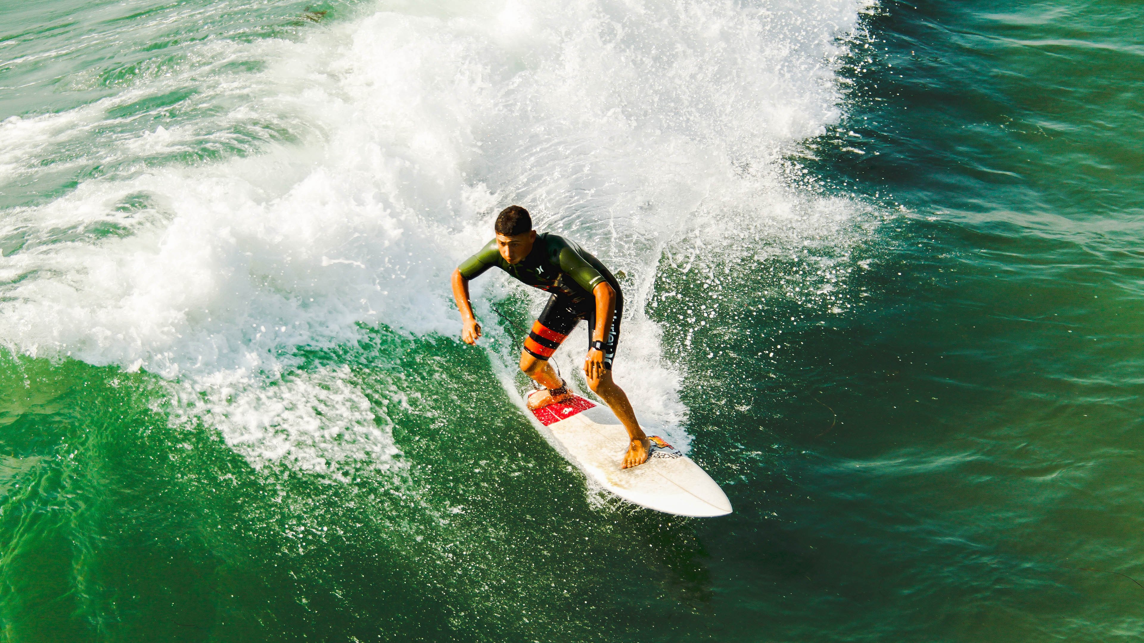 老将的逆袭！穆勒欧冠半决赛压力下华丽爆发，诠释何为大场面先生